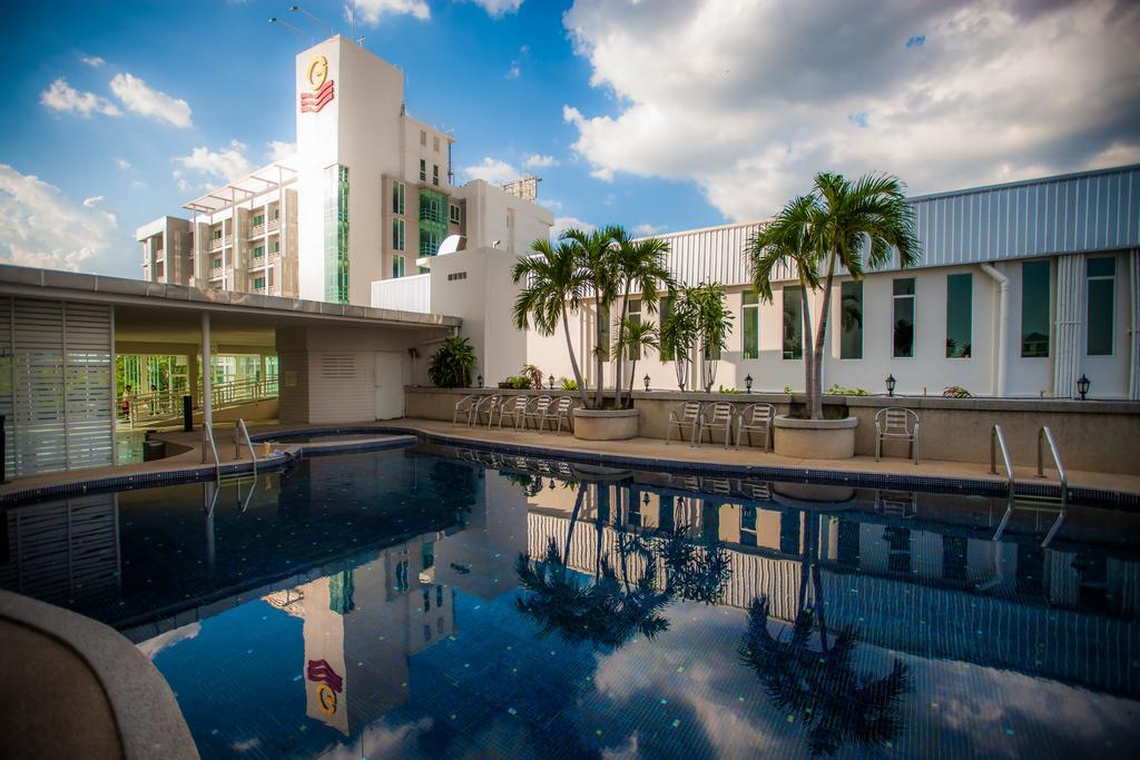 Golden City Rayong Hotel Luaran gambar